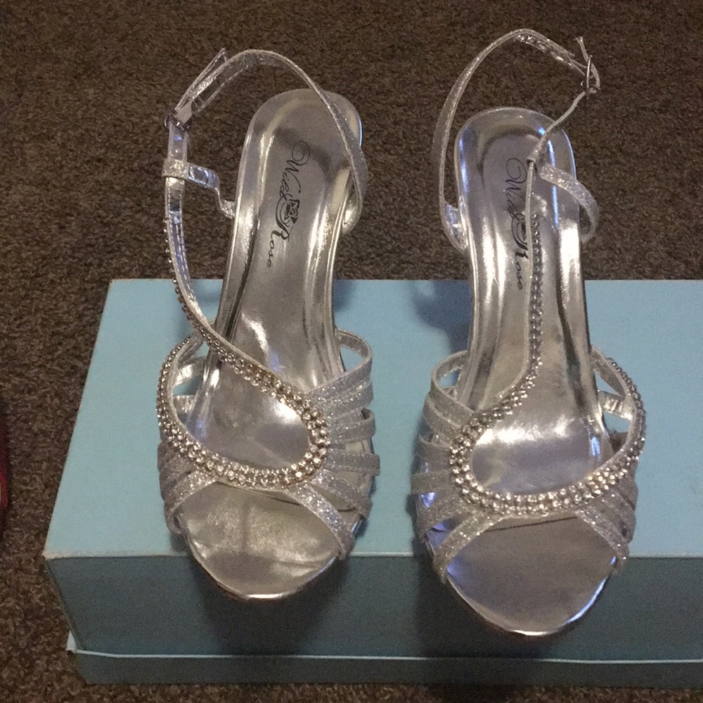 Wild Rise Shoes - Picture 3 of 4